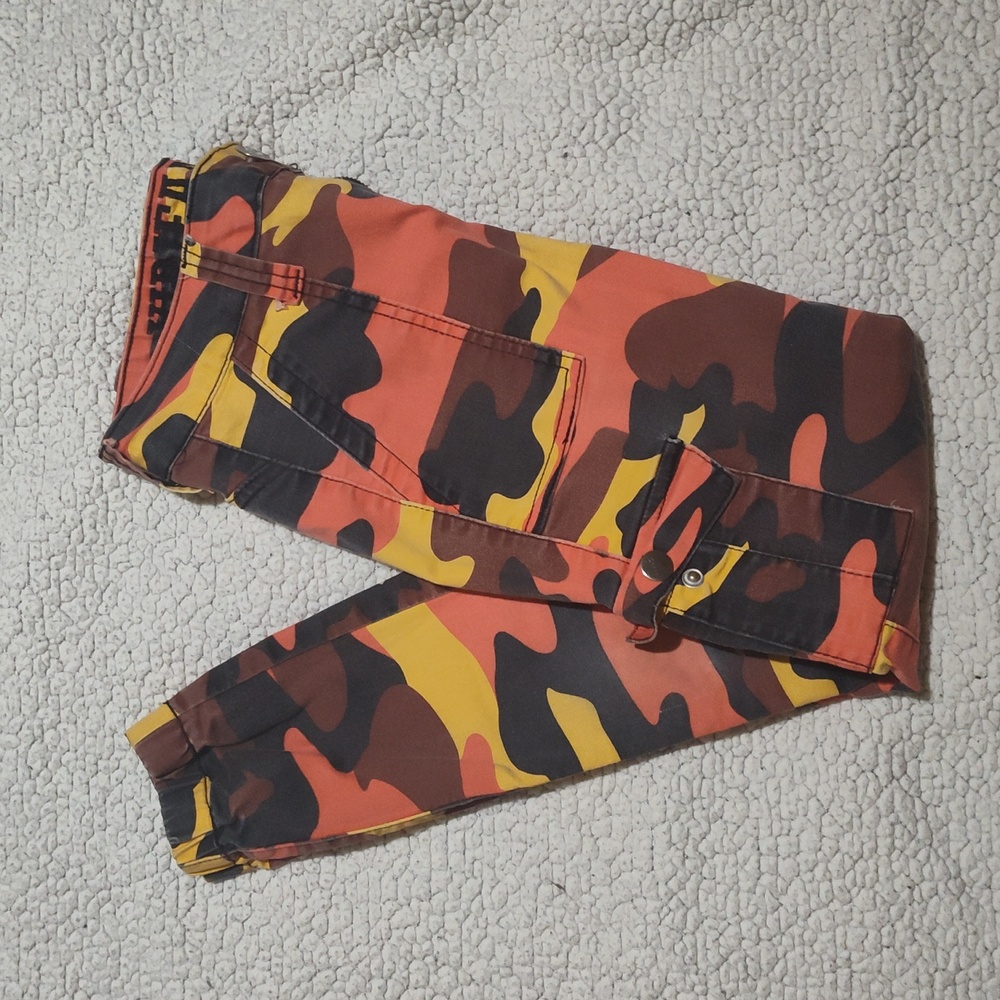 Fire Camo Cargo Pants by VIP Jeans Size 1/25